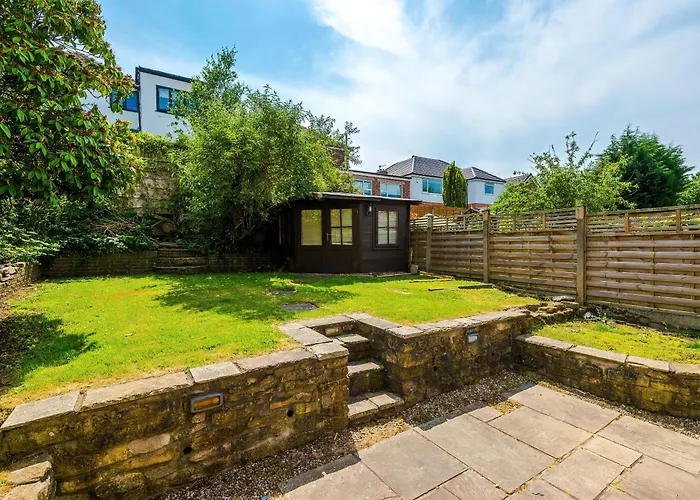 3 Bedroom In Prestwich 15 Mins From Centre Garden Free Parking Superfast Wifi Netflix * Manchester