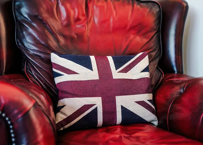 3 Bedroom In Prestwich 15 Mins From Centre Garden Free Parking Superfast Wifi Netflix Semesterbostad Manchester