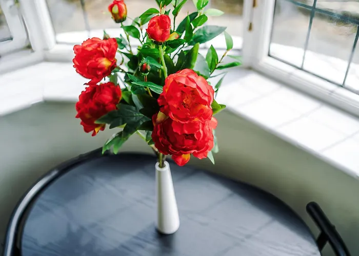 3 Bedroom In Prestwich 15 Mins From Centre Garden Free Parking Superfast Wifi Netflix Nyaraló Manchester