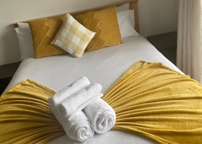 Stylish Spacious 2 Bed Balcony Nr Stadium Apartamento