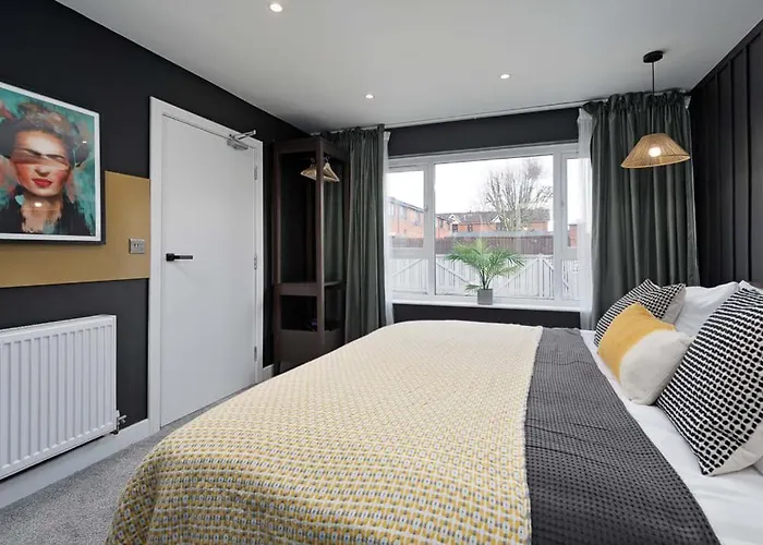 펜션 Free Parking The Quays- Sleeps 8 By Genesis Living 맨체스터