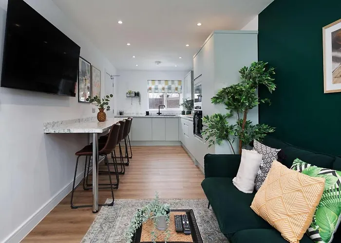 Free Parking The Quays- Sleeps 8 By Genesis Living * 맨체스터