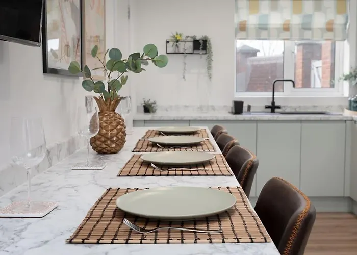 Free Parking The Quays- Sleeps 8 By Genesis Living