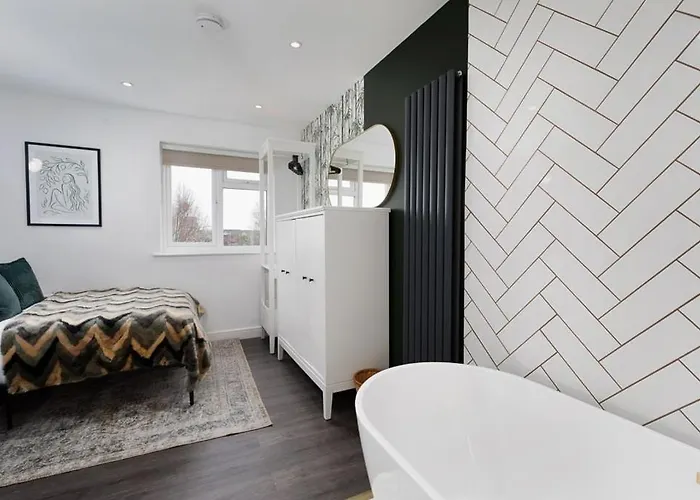 Free Parking The Quays- Sleeps 8 By Genesis Living *