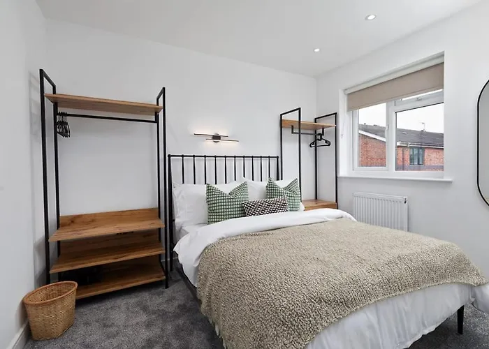 Free Parking The Quays- Sleeps 8 By Genesis Living 맨체스터