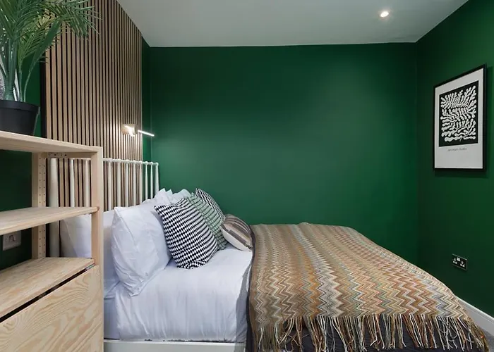 Free Parking The Quays- Sleeps 8 By Genesis Living * 맨체스터