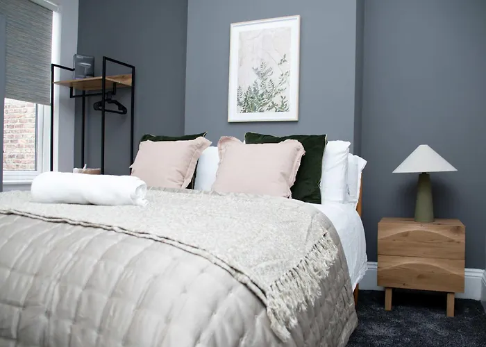 Sleeps 14 The Old Trafford Family Zen By Genesis Living Mánchester