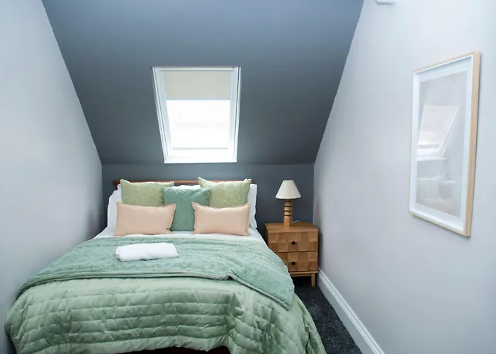 Sleeps 14 The Old Trafford Family Zen By Genesis Living * Mánchester