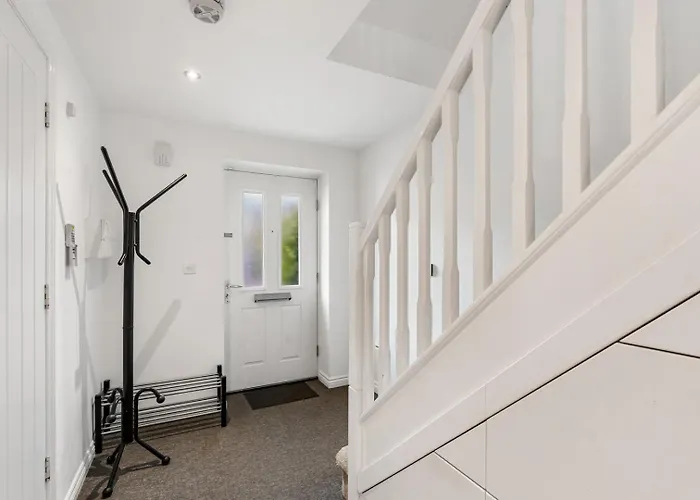 Spacious 4-bed Near Links 別荘 マンチェスター