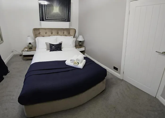 2-bed House Sleeps 4 20 Min To Centre Hébergement de vacances Manchester