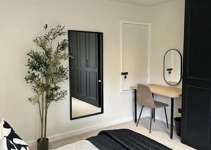 Convenient House By Ankers Contractors With Free Parking * Mánchester