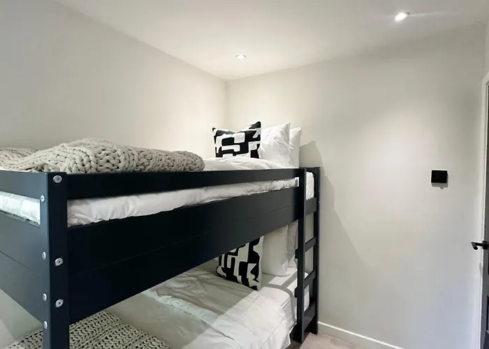 2Br House By Ankers Short Lets & Serviced Accommodation Manchester With Competitive Rates & Free Parking Hébergement de vacances Manchester