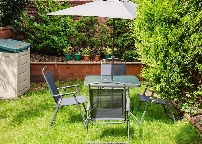 Holiday home Modern 2 Bedroom House With Parking Manchester