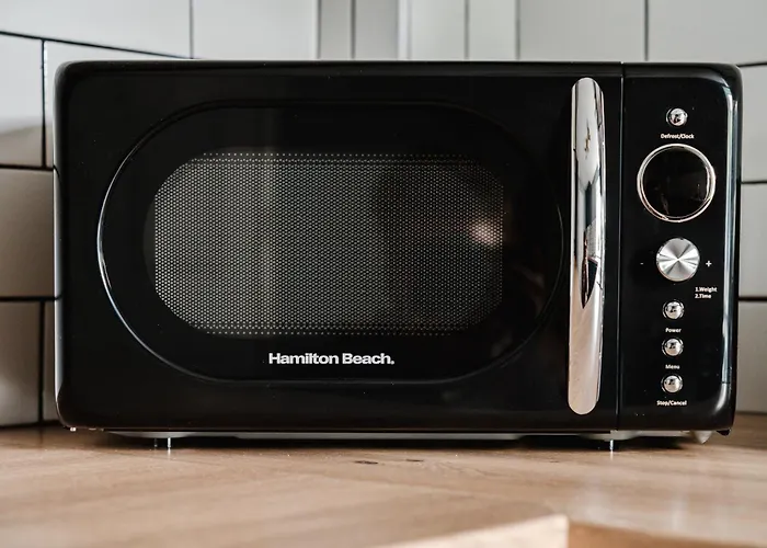 Modern 2 Bedroom House With Parking Ferienhaus *