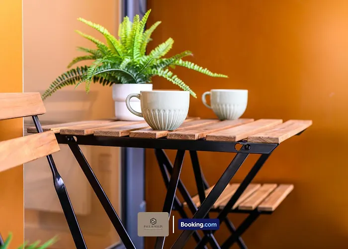 Fully Equipped Flat By Paul & Malin Properties Short Lets & Serviced Accommodation Salford Ideal For Monthly Stay *