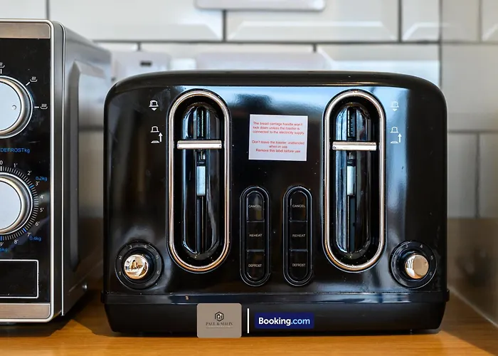 Salford Centre Flat By Paul & Malin Short Term Agency Mediacityuk & Stadium Nearby Appartamento