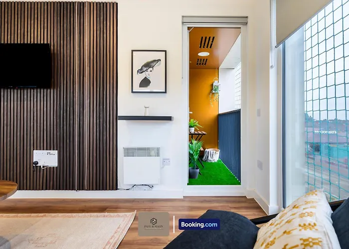 アパート Fully Equipped Flat By Paul & Malin Properties Short Lets & Serviced Accommodation Salford Ideal For Monthly Stay マンチェスター
