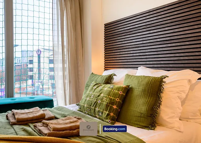 Fully Equipped Flat By Paul & Malin Properties Short Lets & Serviced Accommodation Salford Ideal For Monthly Stay