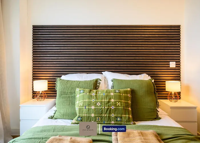 Apartmán Modern 2 Bedroom By Paul & Malin Short Lets & Serviced Stretford With Free Parking & Gym Access Manchester