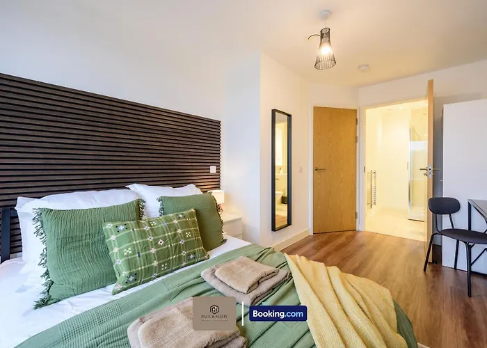 Centrally Located Flat By Paul & Malin Properties Short Lets & Serviced Accommodation Salford Ideal For Contractor Stay Daire
