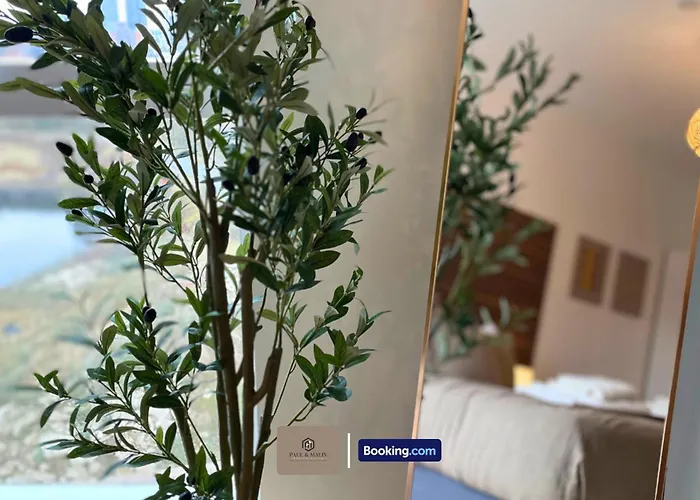 3 Bedroom By Paul & Malin Short Lets & Serviced Stretford With Gym Access Appartamento