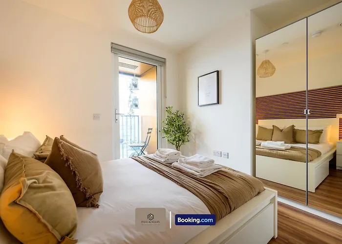 아파트 2 Bedroom By Paul & Malin Short Lets & Serviced Stretford With Free Wifi & Gym Access