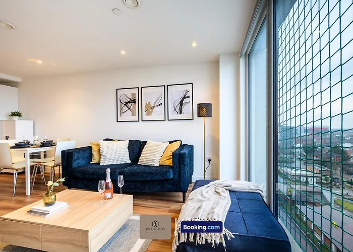 Hotel-Quality Flat By Paul & Malin Properties Short Term Rental Salford With Great City Access