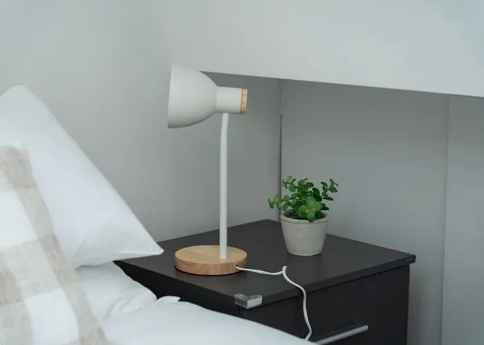 4 Bed Failsworth - 3 Bathrooms - Free Parking - Mon-fri - Ideal For Contractors And Families بيت للعطل