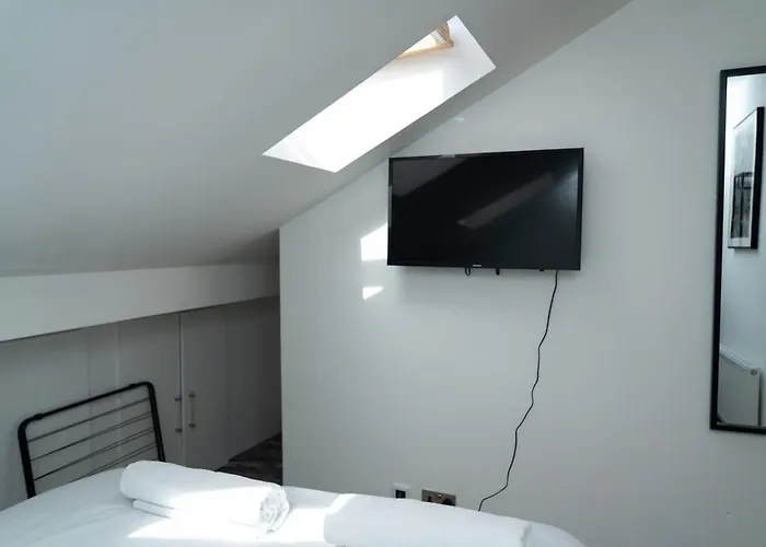 Дом отдыха 4 Bed Failsworth - 3 Bathrooms - Free Parking - Mon-fri - Ideal For Contractors And Families