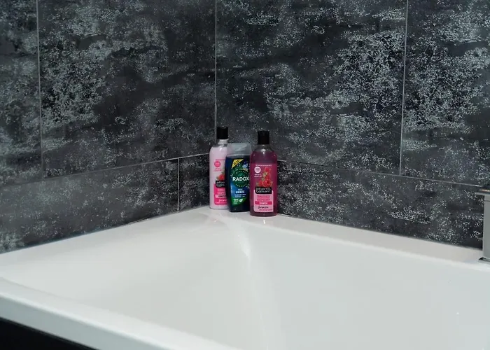 Дом отдыха 4 Bed Failsworth - 3 Bathrooms - Free Parking - Mon-fri - Ideal For Contractors And Families *