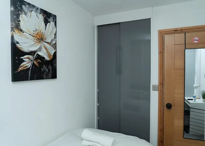 4 Bed Failsworth - 3 Bathrooms - Free Parking - Mon-fri - Ideal For Contractors And Families * Манчестер