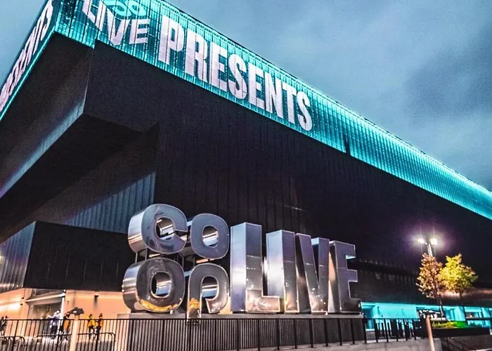 4 Bed Failsworth - 3 Bathrooms - Free Parking - Mon-fri - Ideal For Contractors And Families Дом отдыха *