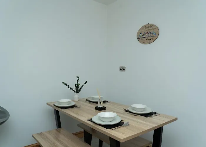 4 Bed Failsworth - 3 Bathrooms - Free Parking - Mon-fri - Ideal For Contractors And Families * مانشستر