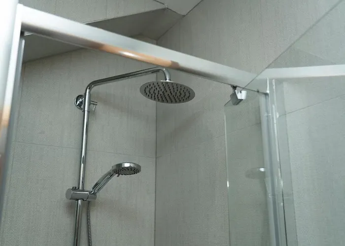 بيت للعطل 4 Bed Failsworth - 3 Bathrooms - Free Parking - Mon-fri - Ideal For Contractors And Families *