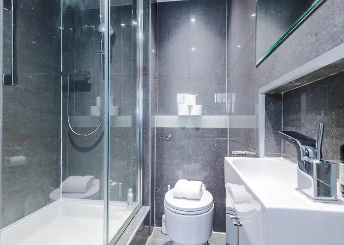 Mcr 2br 2ba, Parking, Wifi, Full Kitchen 아파트 맨체스터