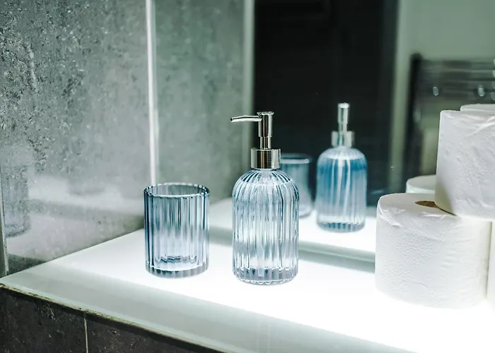 Apartamento Mcr 2br 2ba, Parking, Wifi, Full Kitchen *