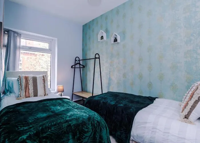Stylish 3br-colourful-sleeps 5 Manchester
