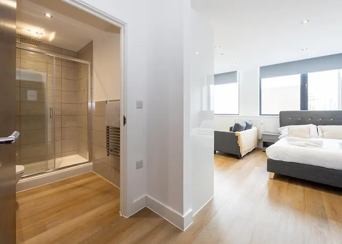 Daire Modern Near Old Trafford Stadium