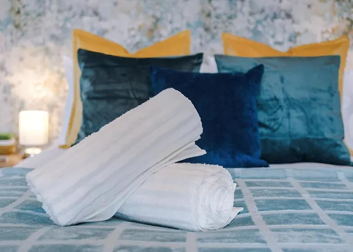 Spacious 2-Bed Home 5Mins To Co-Op Live & Etihad Campus W Free Parking Сasa de vacaciones Mánchester