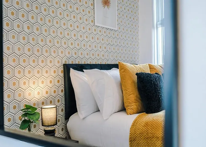 Spacious 2-Bed Home 5Mins To Co-Op Live & Etihad Campus W Free Parking Сasa de vacaciones Mánchester