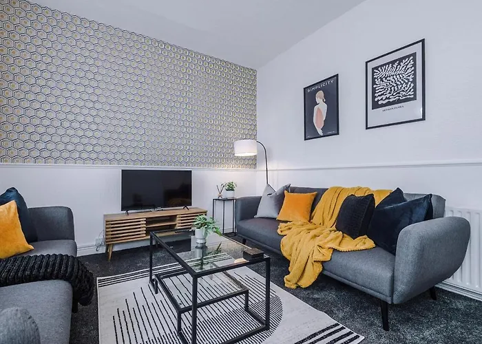 Spacious 2-Bed Home 5Mins To Co-Op Live & Etihad Campus W Free Parking Сasa de vacaciones Mánchester