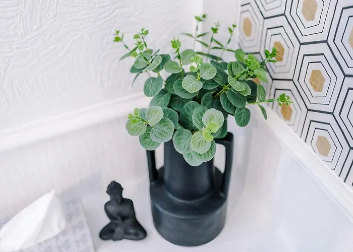 Сasa de vacaciones Spacious 2-Bed Home 5Mins To Co-Op Live & Etihad Campus W Free Parking Mánchester