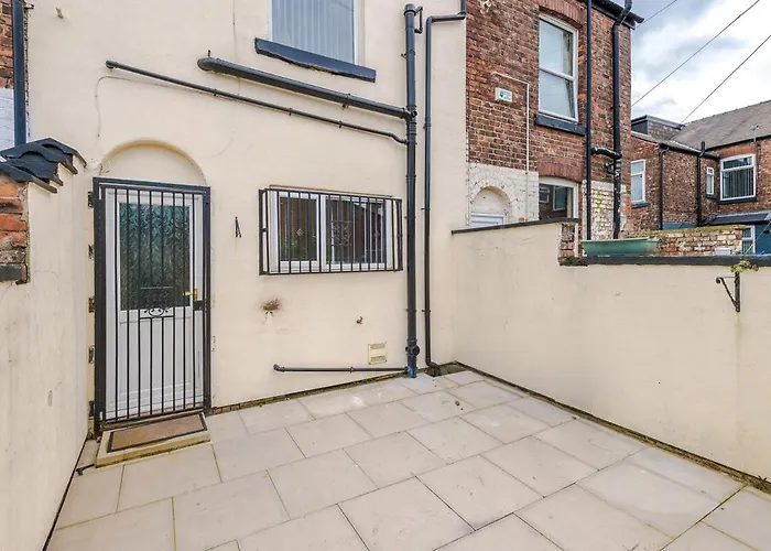 Сasa de vacaciones Spacious 2-Bed Home 5Mins To Co-Op Live & Etihad Campus W Free Parking