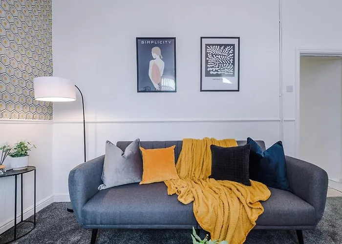 Spacious 2-Bed Home 5Mins To Co-Op Live & Etihad Campus W Free Parking Сasa de vacaciones Mánchester