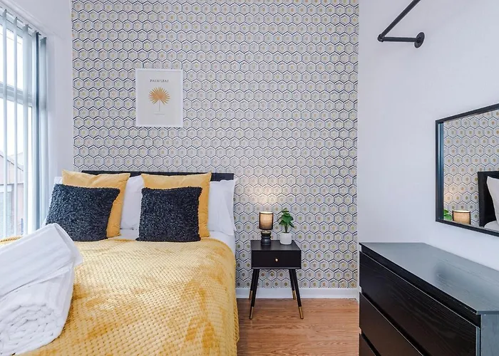 Сasa de vacaciones Spacious 2-Bed Home 5Mins To Co-Op Live & Etihad Campus W Free Parking *