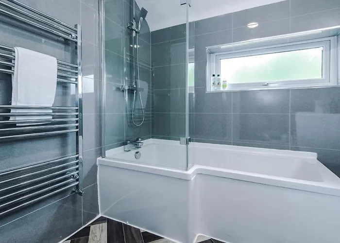 Nyaraló 3br Fully-equipped House With Free Wifi & Parking *