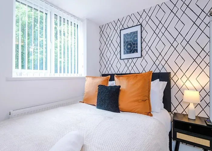 3br Fully-equipped House With Free Wifi & Parking Nyaraló *