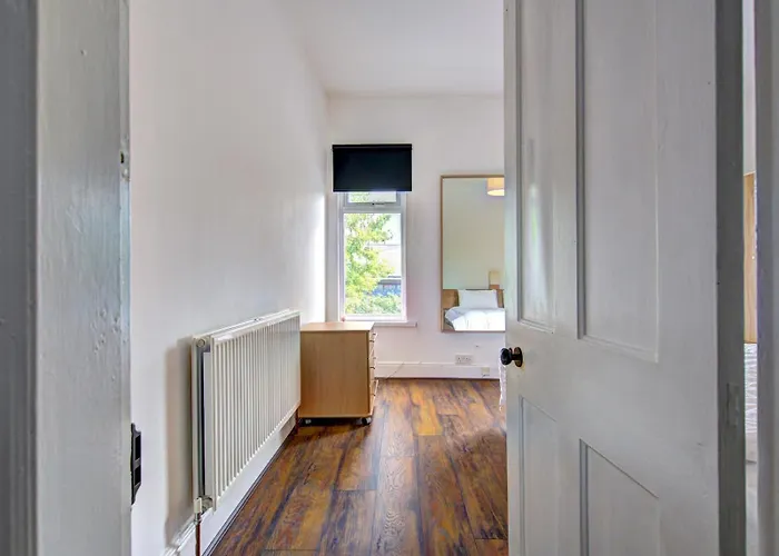 펜션 Pass The Keys Modern Two Bedroom By Levenshulme Station 맨체스터