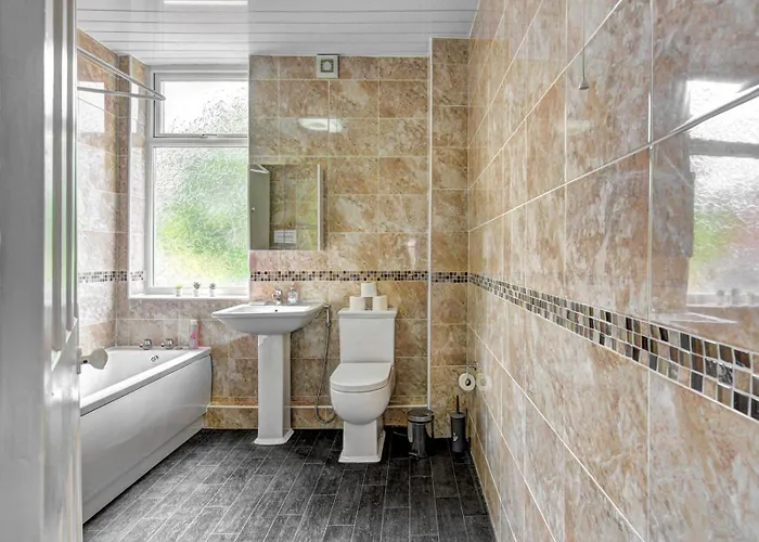 펜션 Pass The Keys Modern Two Bedroom By Levenshulme Station 맨체스터