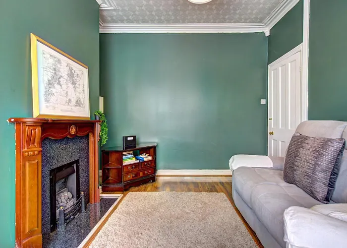 Pass The Keys Modern Two Bedroom By Levenshulme Station